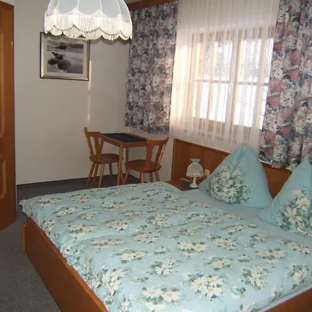 Lantgård Gaestehaus Glaagut - Familie Hain *