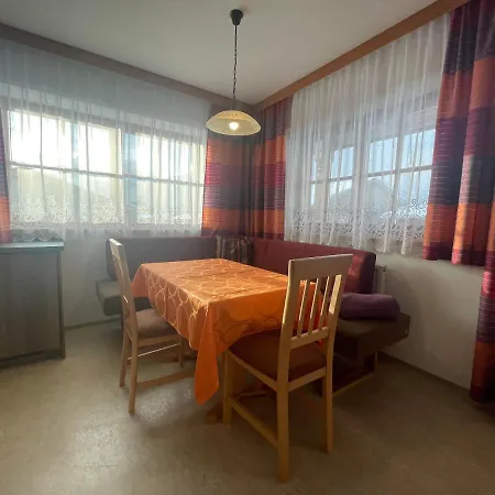 Gaestehaus Glaagut - Familie Hain Lantgård Hochfilzen