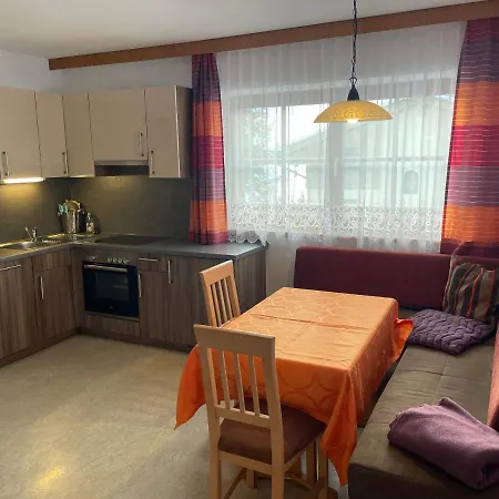 Gaestehaus Glaagut - Familie Hain Lantgård Hochfilzen