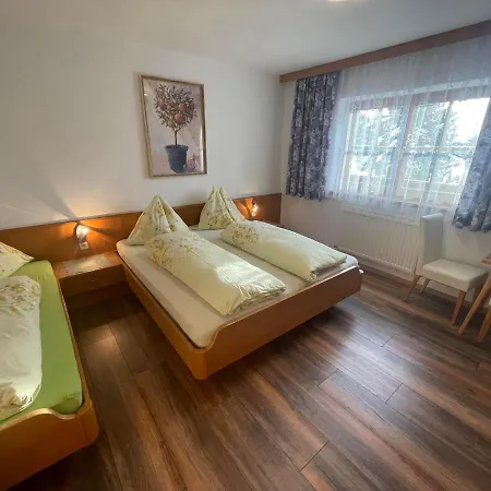 Gaestehaus Glaagut - Familie Hain * Hochfilzen