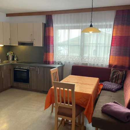 Lantgård Gaestehaus Glaagut - Familie Hain